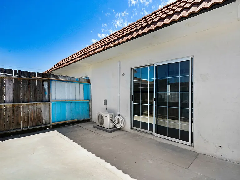 Foothill Villa — Photo 11