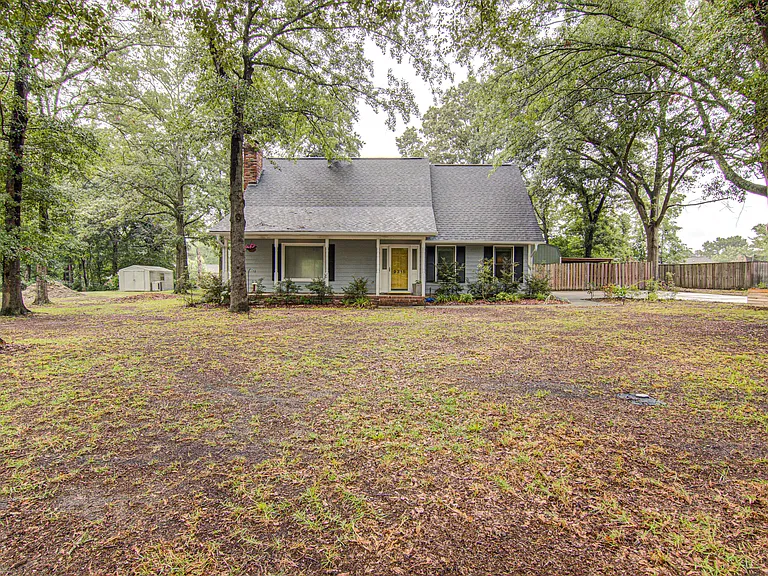 2315 Treetop Ln — Photo 43