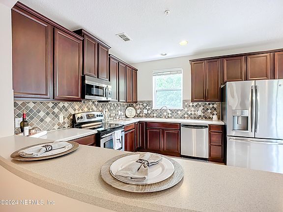 3rd image of 4480 DEERWOOD LAKE Parkway #621