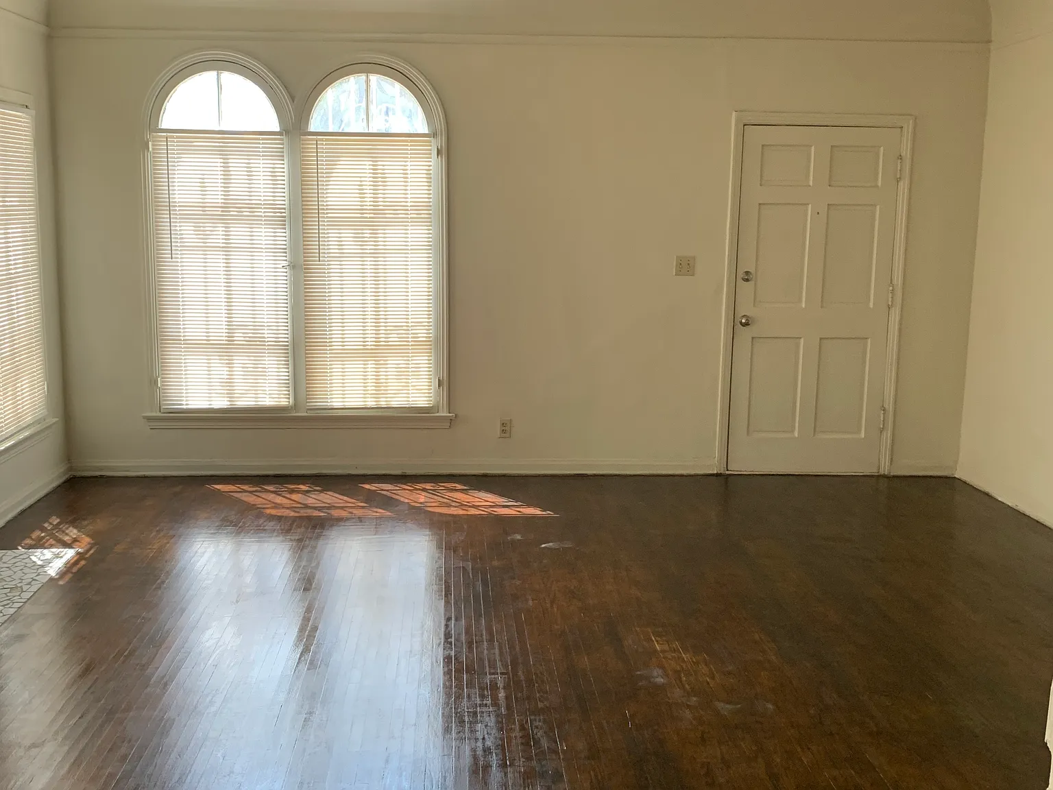 3 bed, 1500 sqft, $4,499 — Photo 3