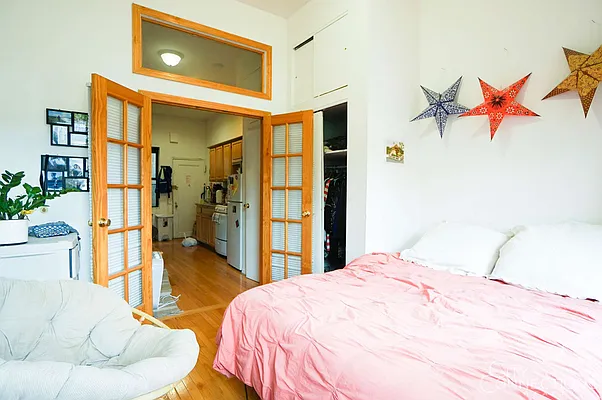 Rented by City Connections Realty | media 19