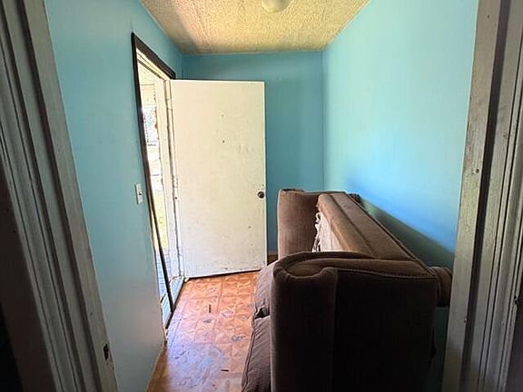 3rd image of 517 N College St