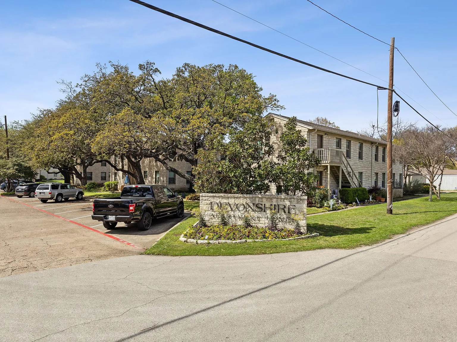Devonshire Apartments — Photo 2