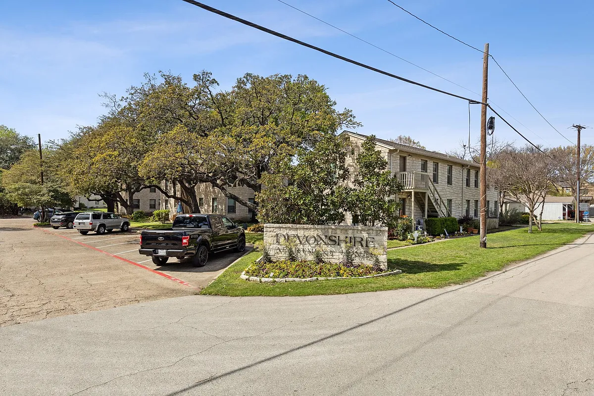 Building Photo - Devonshire Apartments