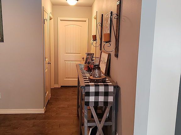 3rd image of 4113 N Frankfort Ave