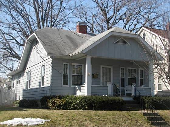 1st image of 605 Oakwood Ave