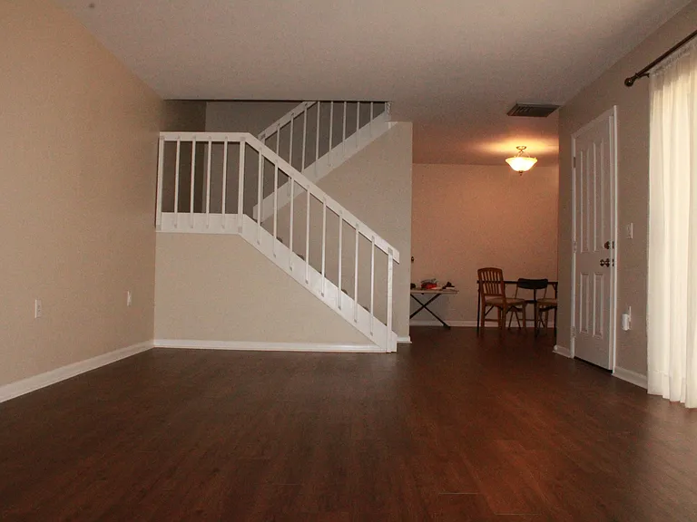 716 7th Ln — Photo 7