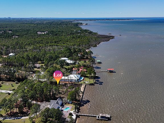 4th image of 24 Woodland Bayou Dr
