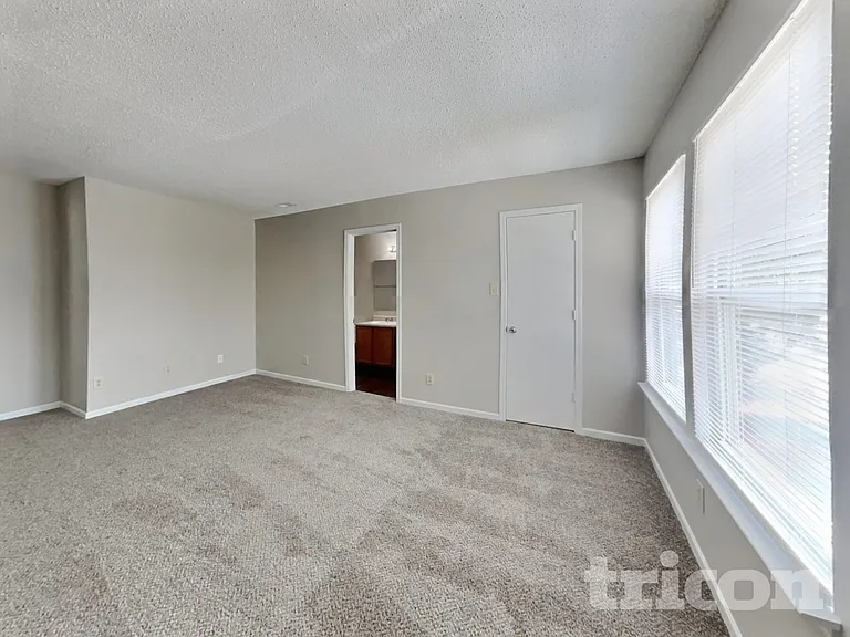 2720 Redland Ln — Photo 6