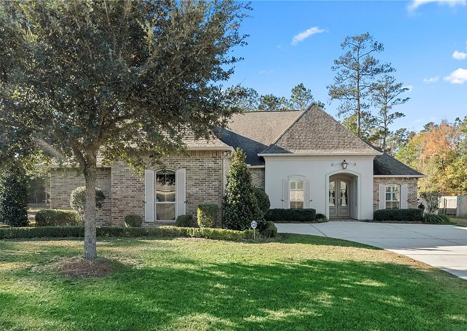 1st image of 517 Belle Pointe Loop