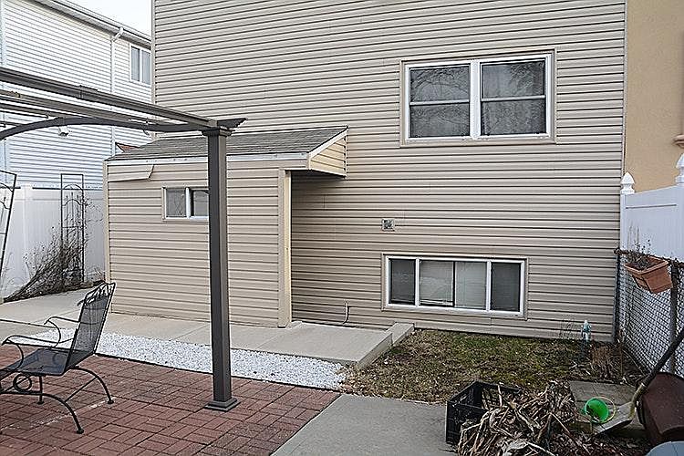 1st image of 71 Scott Ave
