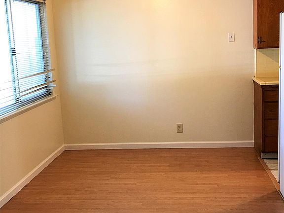 3rd image of 3035 Magliocco Dr APT 4