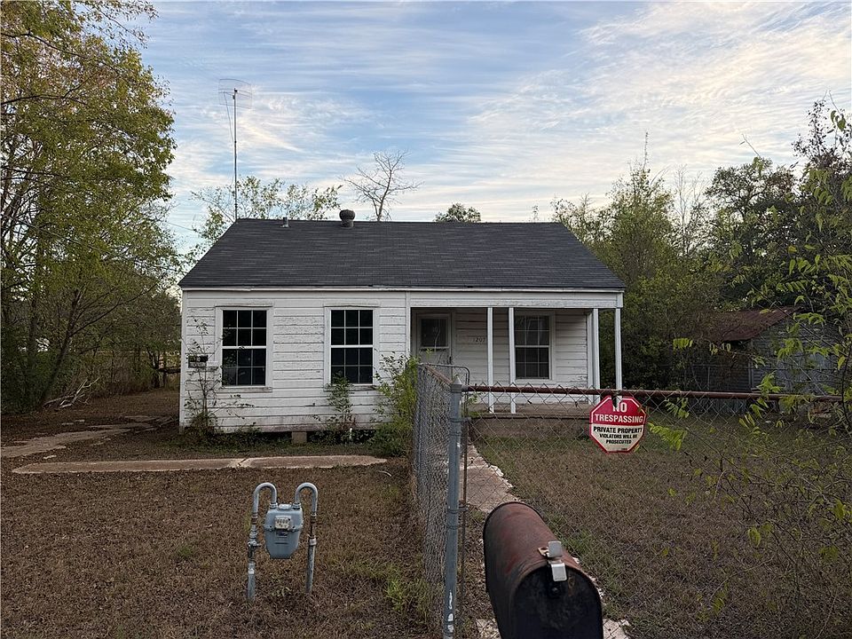 1st image of 1207 South Dr