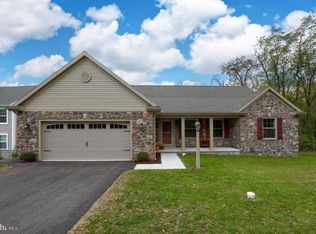 11 Fieldstone Cir, Elizabethtown, PA 17022