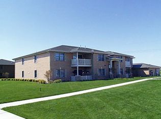 9824 Wildwood Ct APT 2, Highland, IN 46322