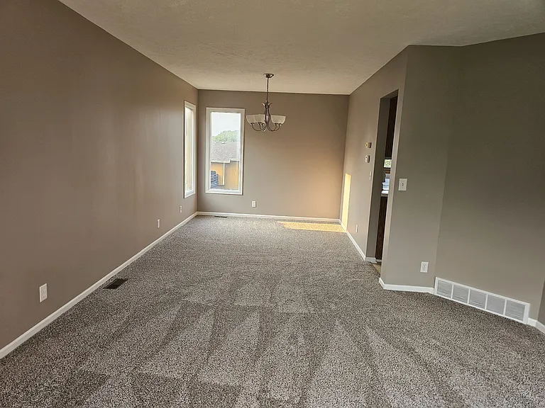15057 Emmet St — Photo 13