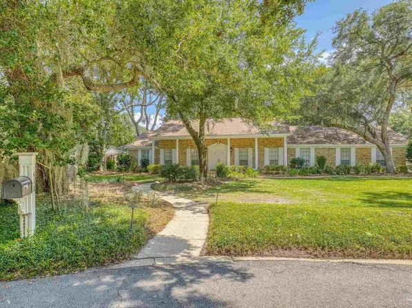 418 Kent Pl, Gulf Breeze, FL 32561