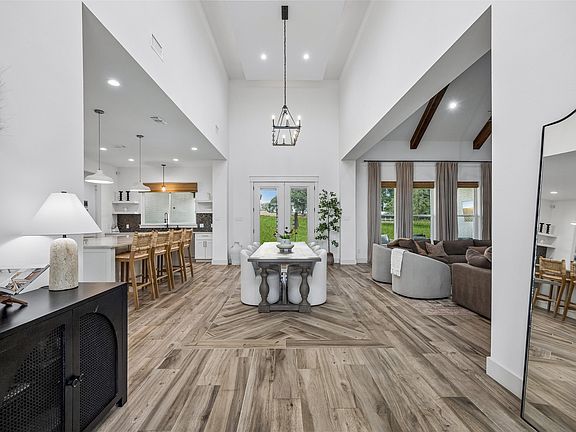 4th image of 1032 Bluebonnet Dr