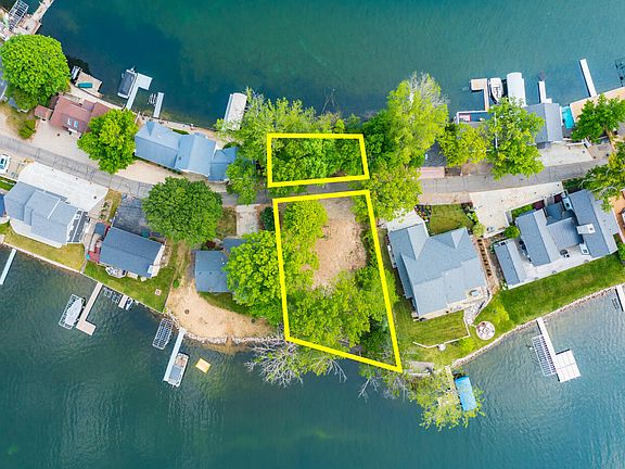 3rd image of 10850 Long Point Dr