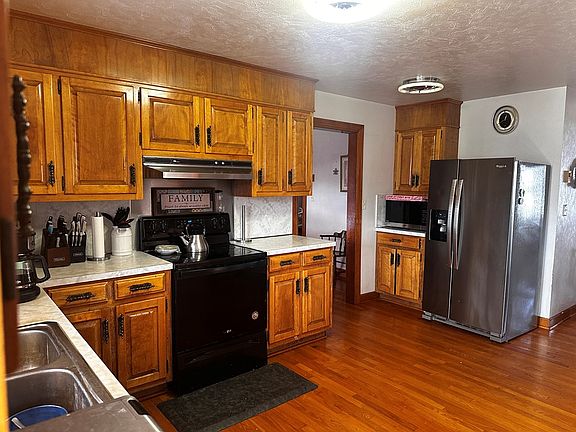 4th image of 412 Orchard Ave