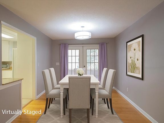 4th image of 2992 Corrib Dr