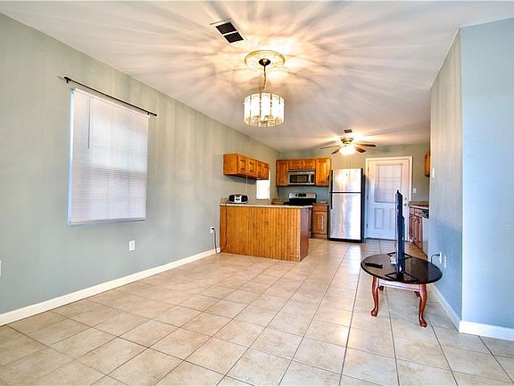 5th image of 2076 Stephen Girard St