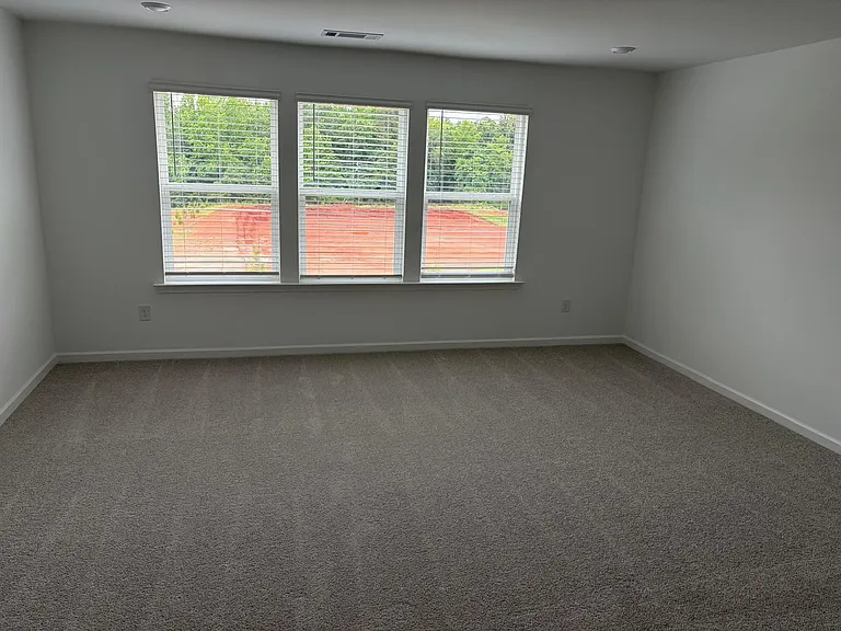 145 Milledge Commons Dr — Photo 13