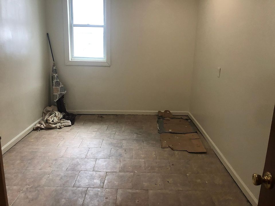 2nd image of 9701 148th St Floor 1