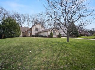 10067 Jamestown Dr, North Royalton, OH
