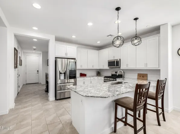 17016 W ROYAL PALM Road, Waddell, AZ 85355