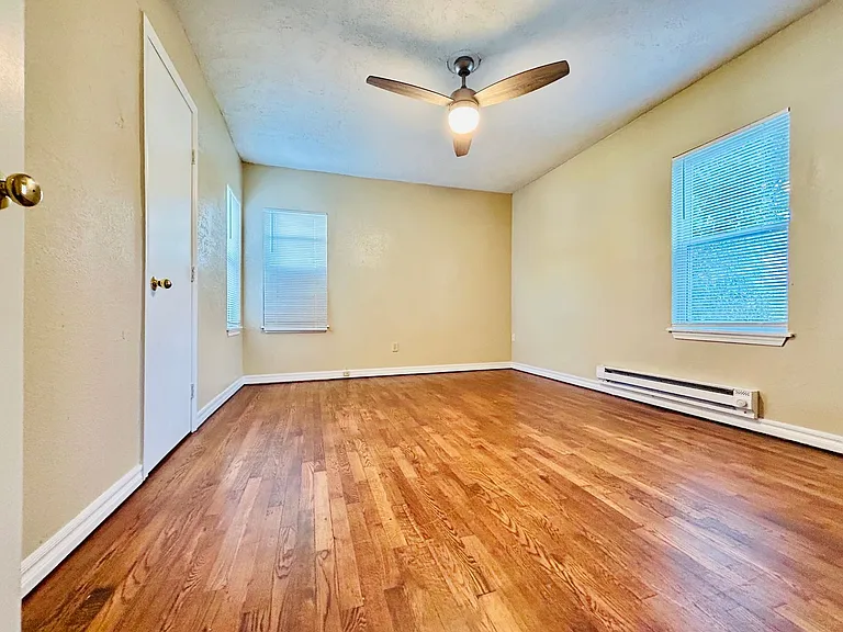 421 Showalter Dr — Photo 12