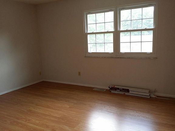 5th image of 1574 Marborough Ln