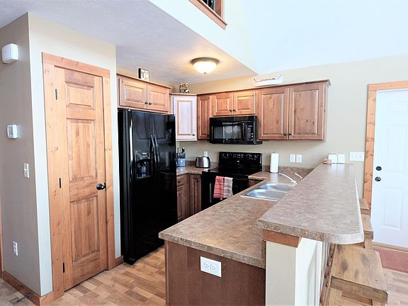 3rd image of 290 240th Ave #35
