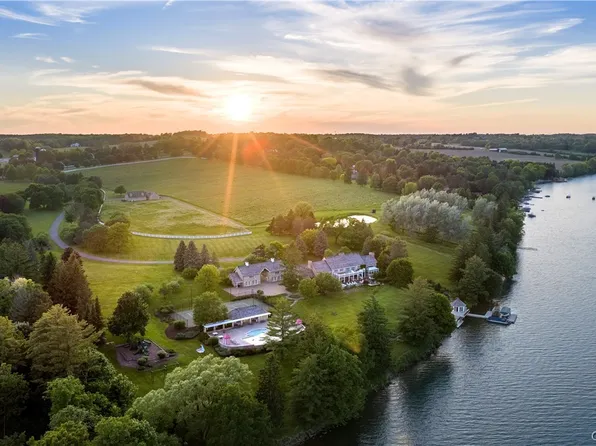 3074 W Lake Rd, Skaneateles, NY 13152