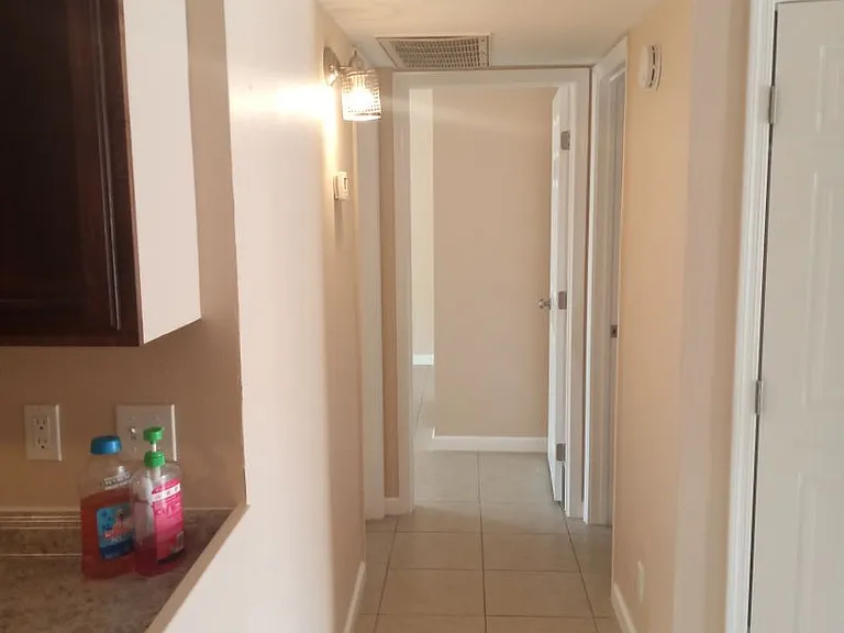 945 E Roma Ave — Photo 12