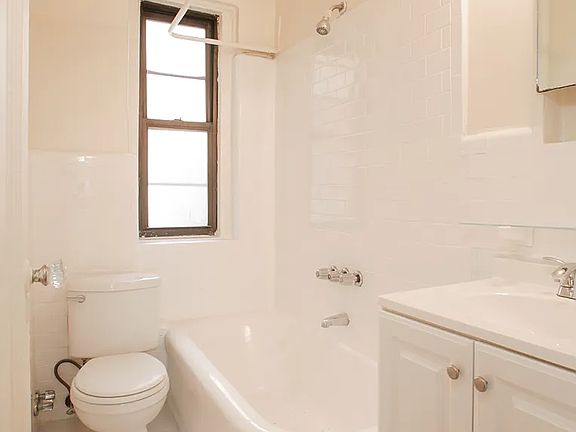 3rd image of 111 W 16th St APT 3H