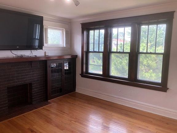 3rd image of 4946 Bancroft Ave Floor 2