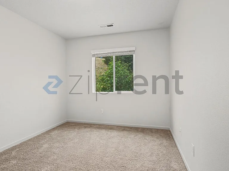 1900 NE 117th Ct — Photo 19