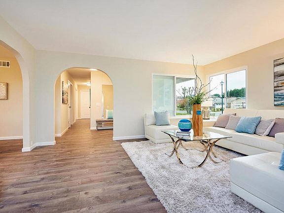 2nd image of 417 Casa Del Mar Dr