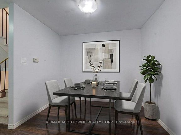 4th image of 30 Heslop Rd #16