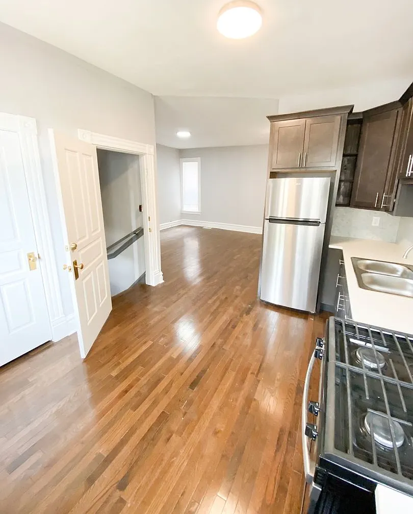 Newly Renovated 2 Bedroom/2 Bathroom! — Photo 2
