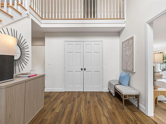 3rd image of 64 BRADFORD Avenue