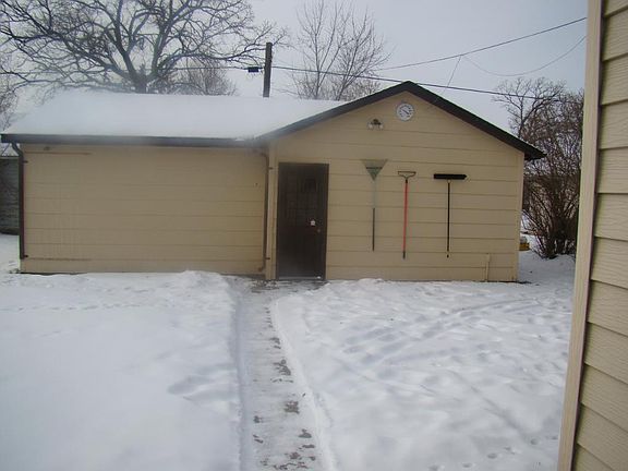 4th image of 211 6th Ave N