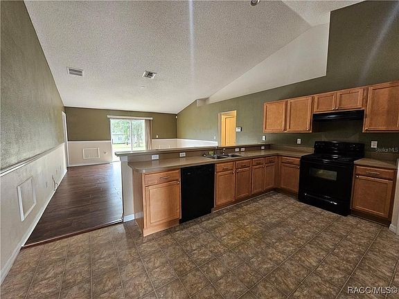 5th image of 21 Dogwood Pl