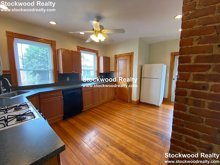 16 Crescent Ave #3 — Photo 3