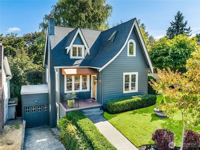 2520 Warren Avenue N, Seattle, WA, 98109