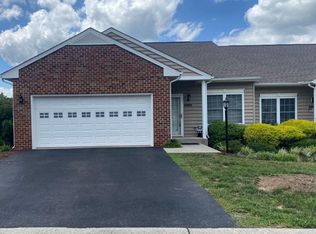 5502 South Village Dr, Roanoke, VA 24018