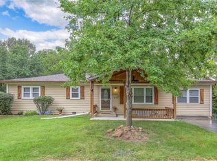 105 SW 22nd St, Blue Springs, MO 64015