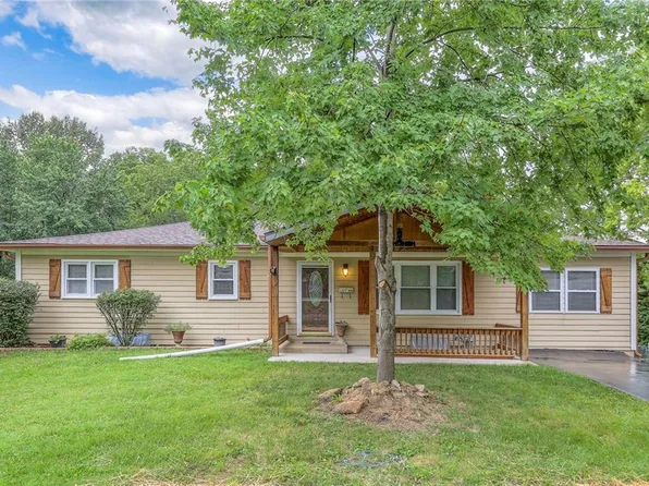 105 SW 22nd St, Blue Springs, MO 64015