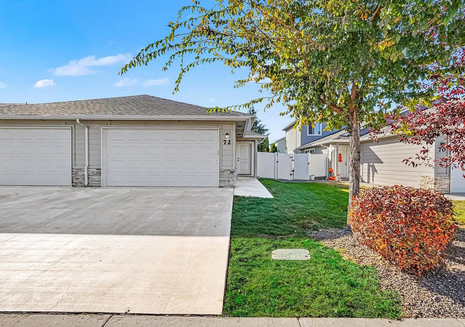 3 Bedroom, 2 Bath Home w/2 Car Garage in Desirable Nampa Location! — Photo 1